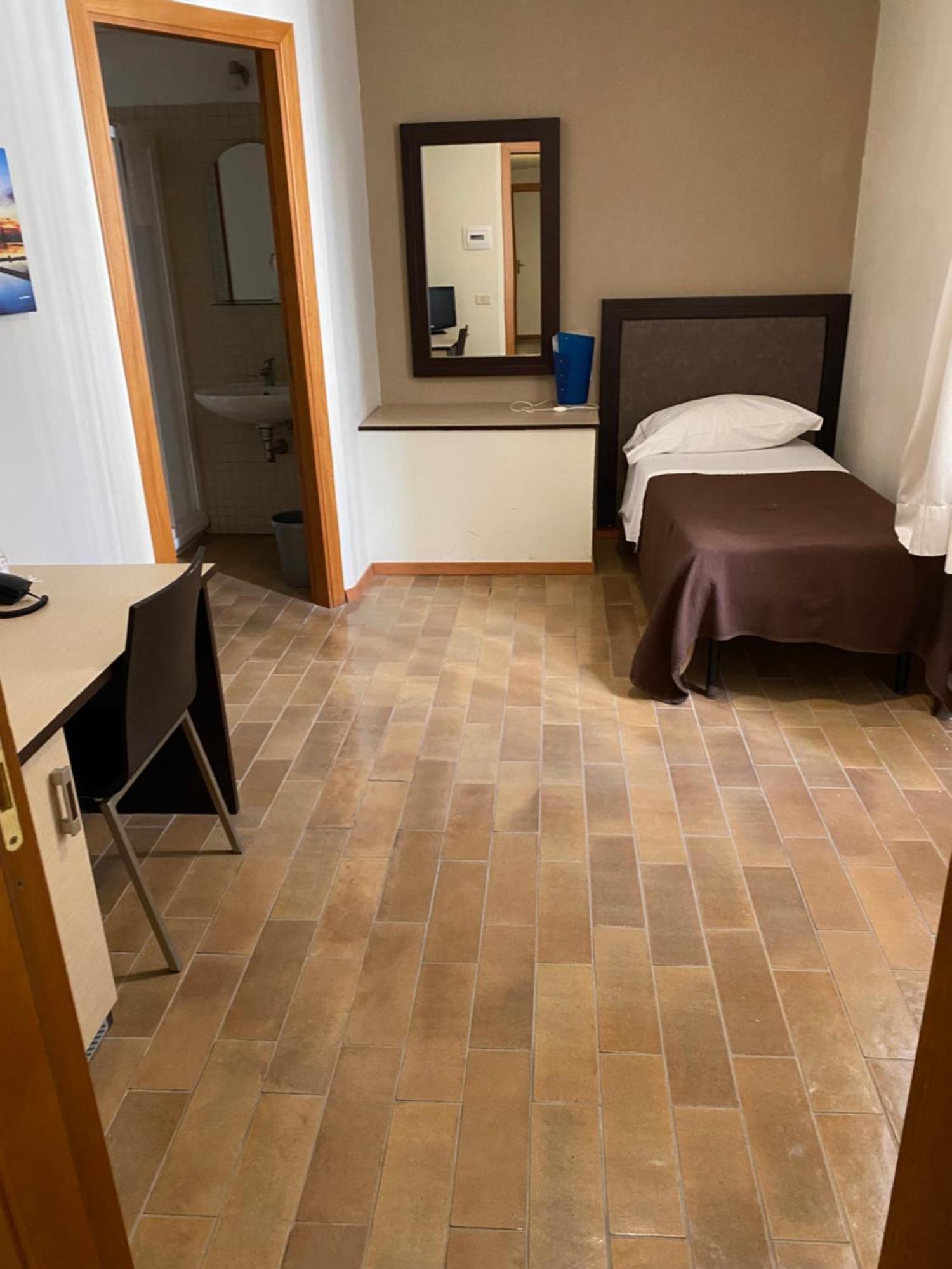 Hotel Moderno Trapani Kültér fotó