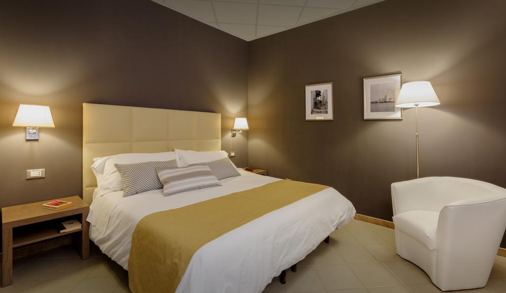 Hotel Moderno Trapani Kültér fotó